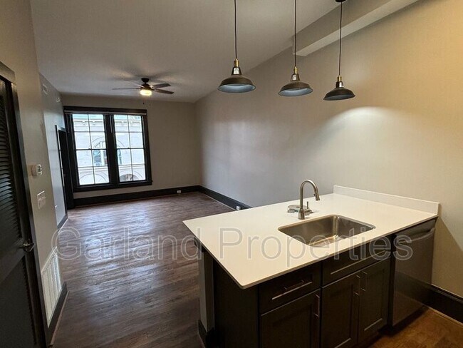 Building Photo - 73 W Main St