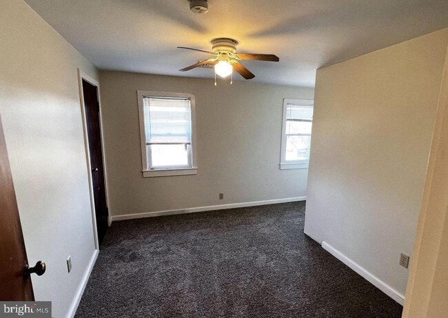 Building Photo - 302 E Howard St