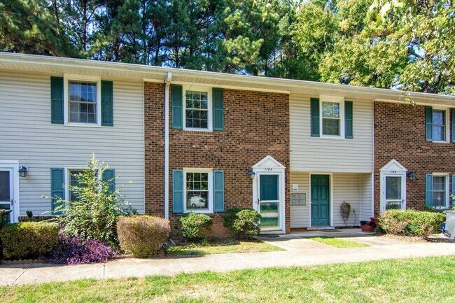 Building Photo - 1104 Donaldson Dr
