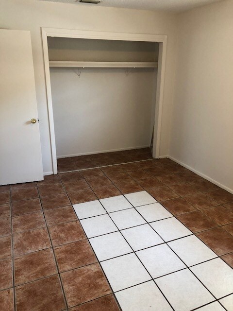 Building Photo - 3754 Desoto Ave