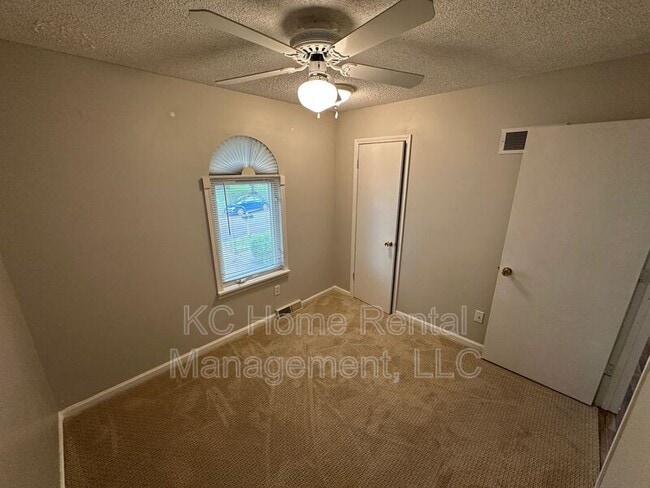 Building Photo - 17820 E Greentree Ave