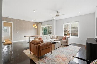 Building Photo - 2608 Museum Way