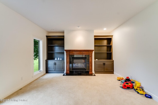 Building Photo - 12307 Ridgeview Dr