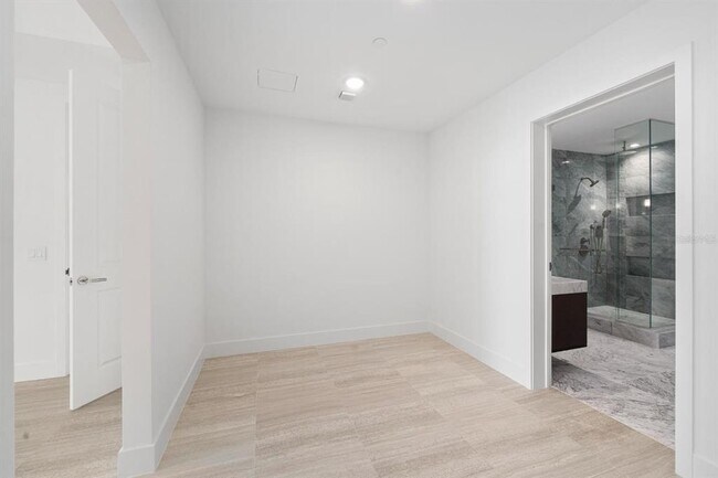 Building Photo - 3015 S Ysabella Ave