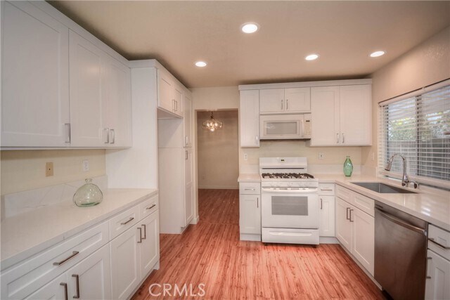 Building Photo - 554 Pointe Vista Ct