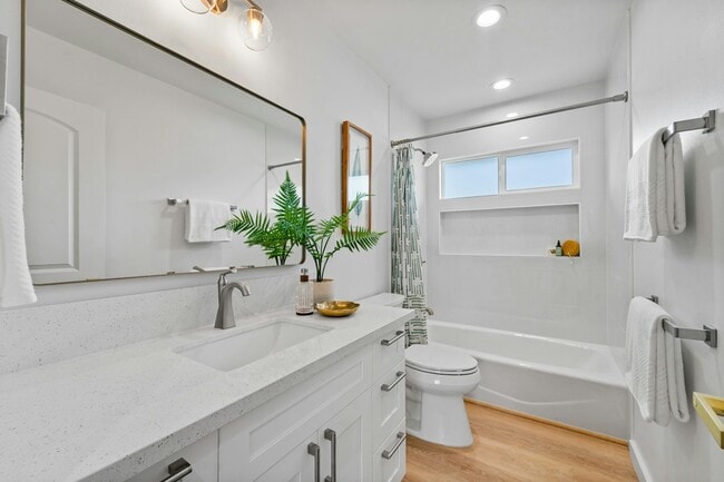 Building Photo - 403 Lokelau Pl