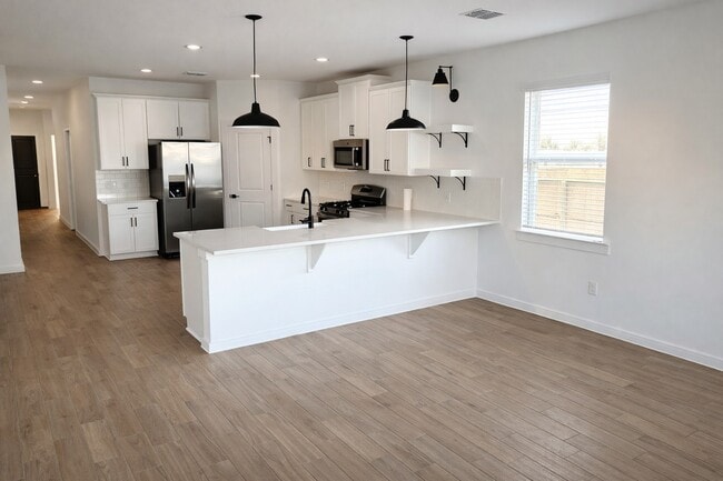 Building Photo - 8438 Bay Rdg Cir