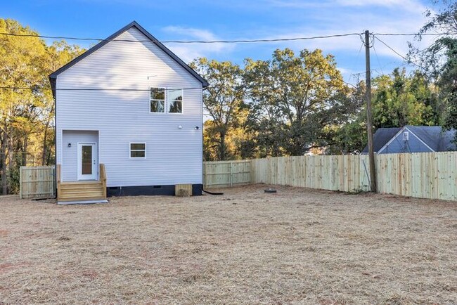 Building Photo - Brand New Build 3 Bedroom 2.5 Bath with Fe...