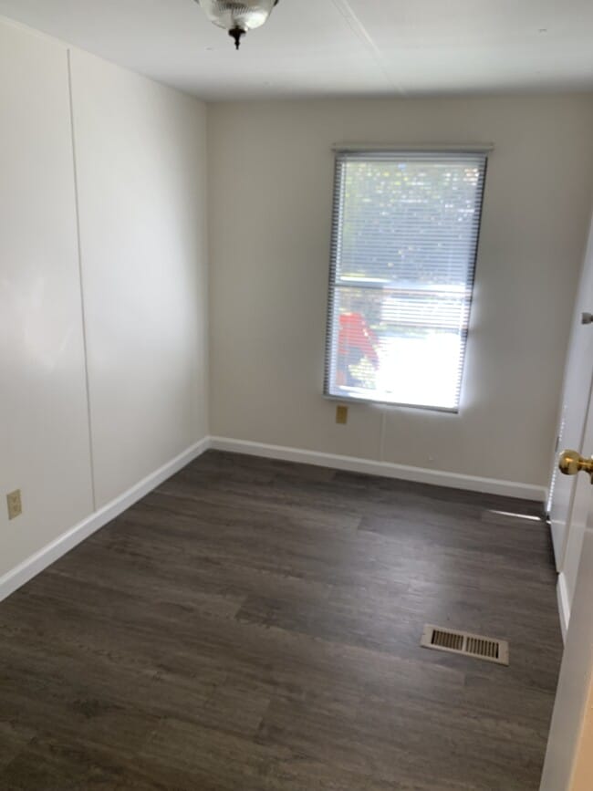 Building Photo - 111 Hunter Ct