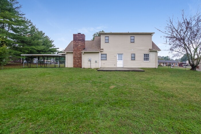 Building Photo - 102 1st Day St