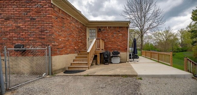 Building Photo - 3BR/2BA Home w/Finished Basement for Rent in Jtown!