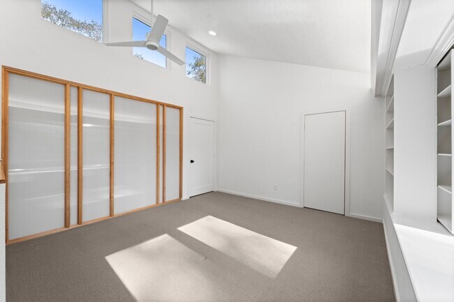 Building Photo - 2703 Crossvine Cir