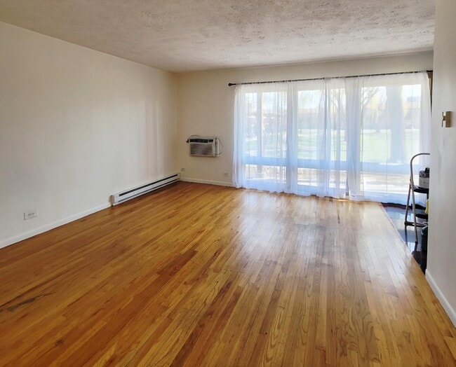 Building Photo - 2205 Arbor Cir