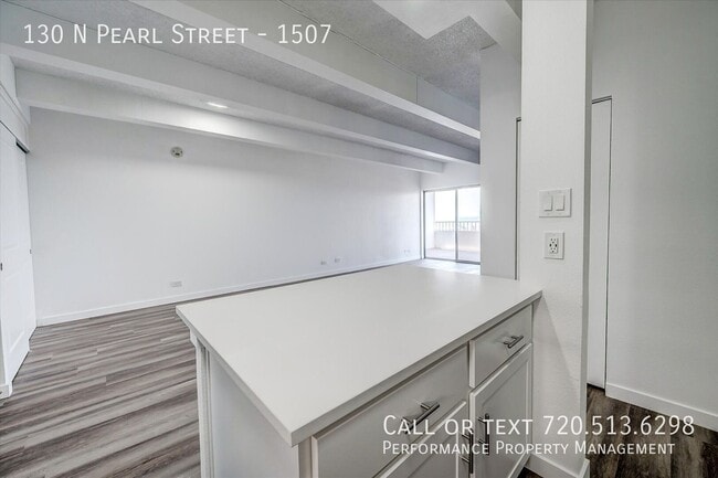 Building Photo - 130 N Pearl St