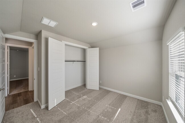 Building Photo - 17716 Ml Mnr Dr