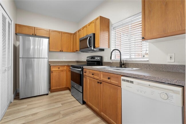 Building Photo - 832 Monopoly Ct