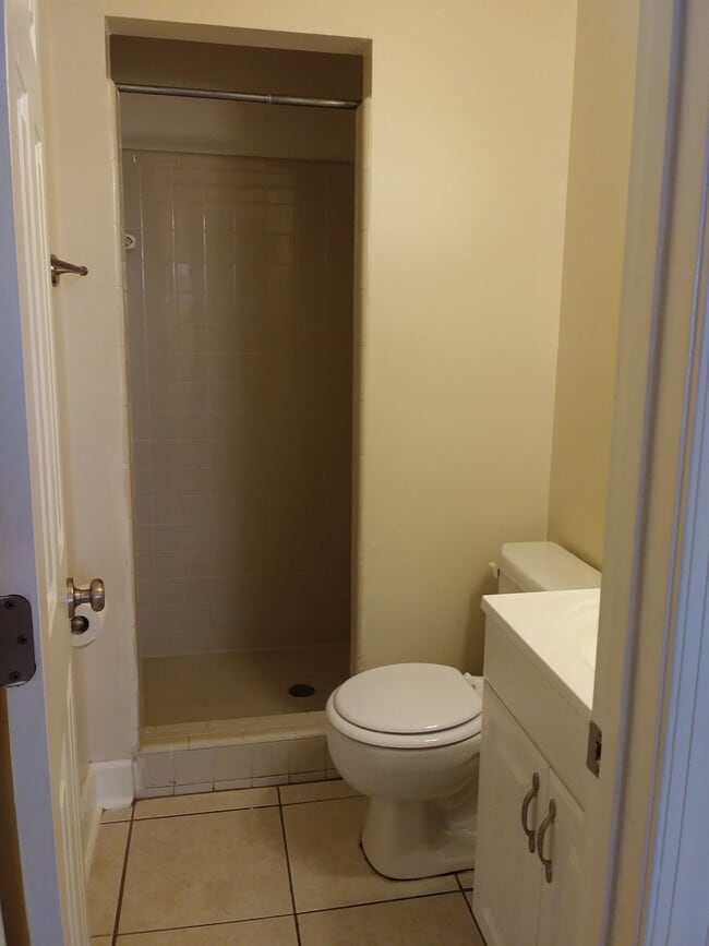 Building Photo - 1000 N Duval St