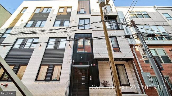 Building Photo - 1306 N Front St