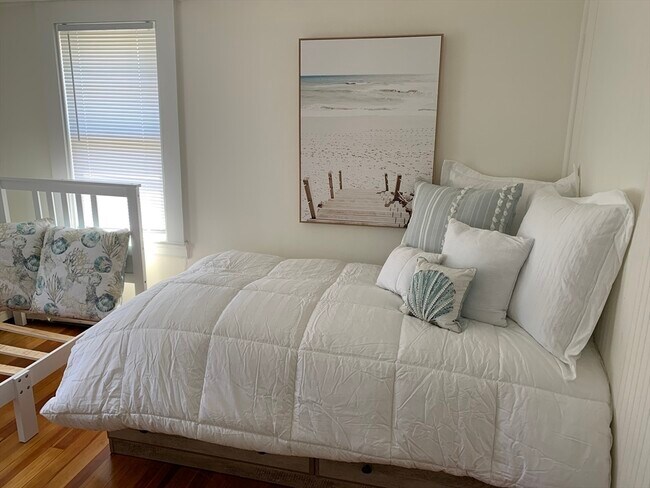 Building Photo - 716 Ocean St