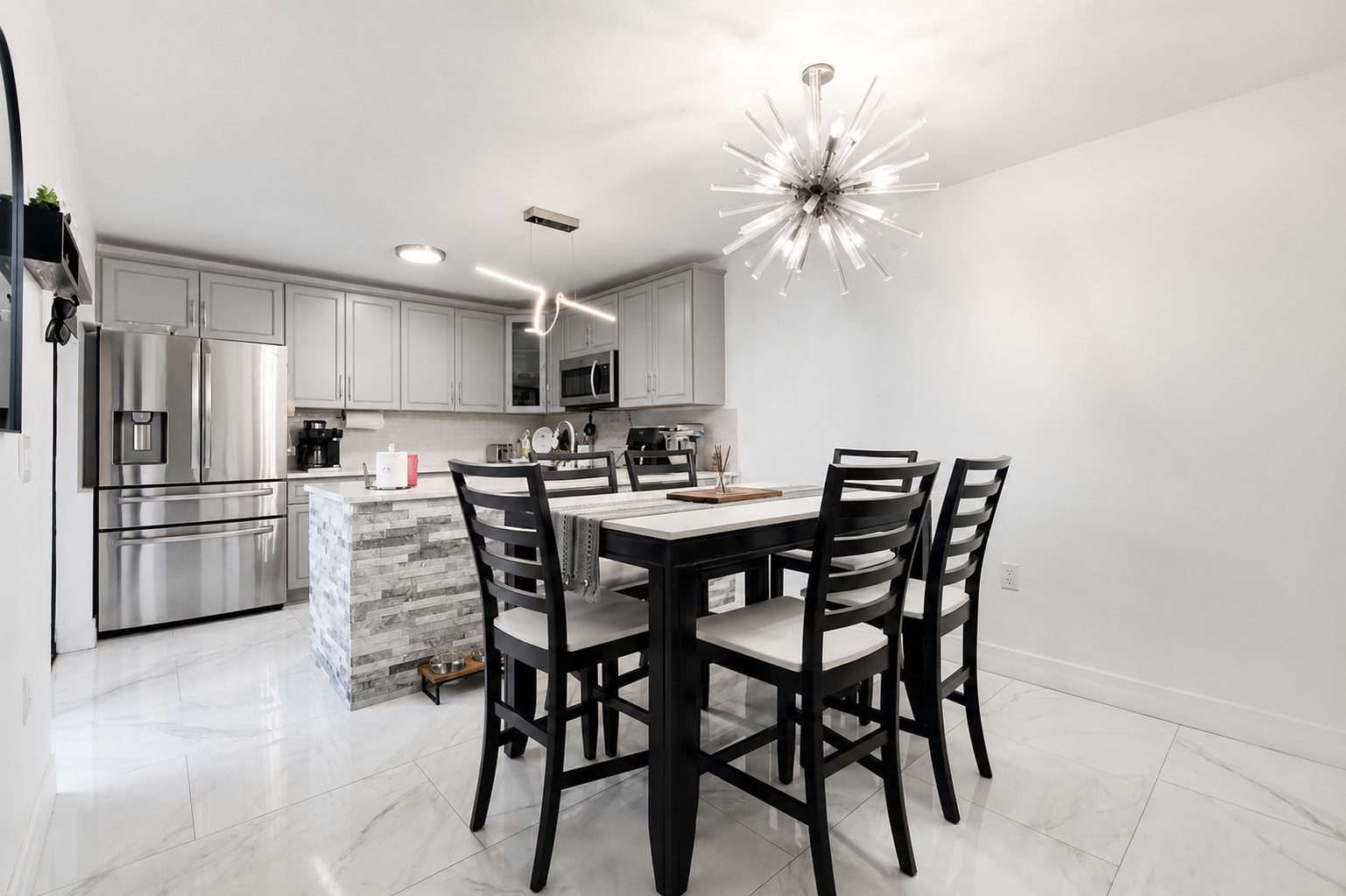 Building Photo - 1017 10th Way
