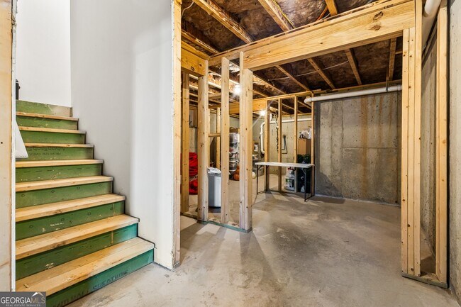 Building Photo - 295 Birdie Cir