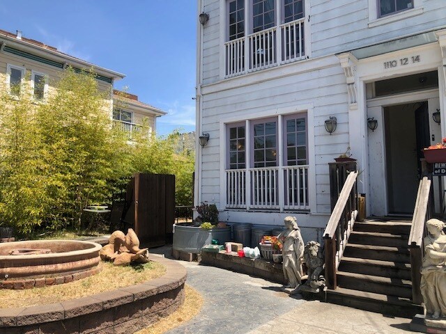 Building Photo - 1112 Peralta St