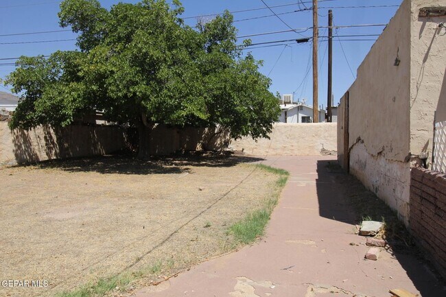 Building Photo - 3315 Sacramento Ave
