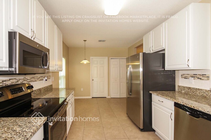 Building Photo - 3725 Petunia Terrace