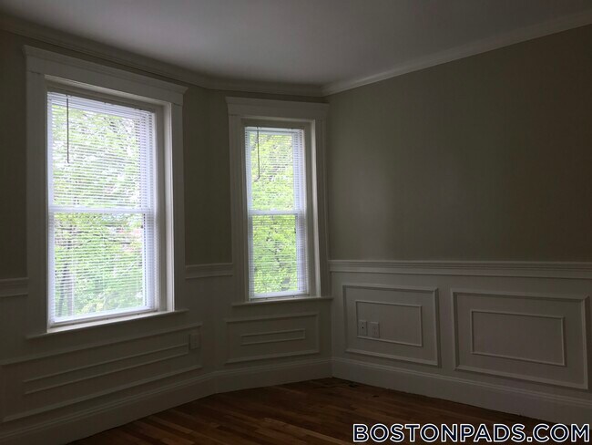 Building Photo - 49 Worthington St