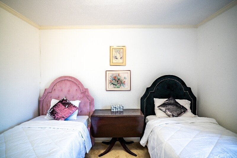 Building Photo - 3706 Bishop Hill Dr