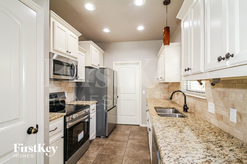 Building Photo - 12016 Garden Ct