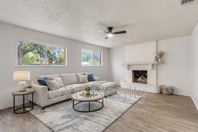 Building Photo - 322 Kate Schenck Ave