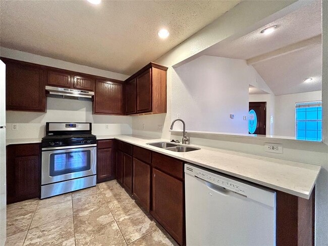 Building Photo - 12904 Lazyfield Trail