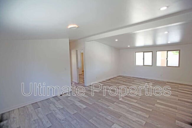 Building Photo - 38405 N 27th Ave