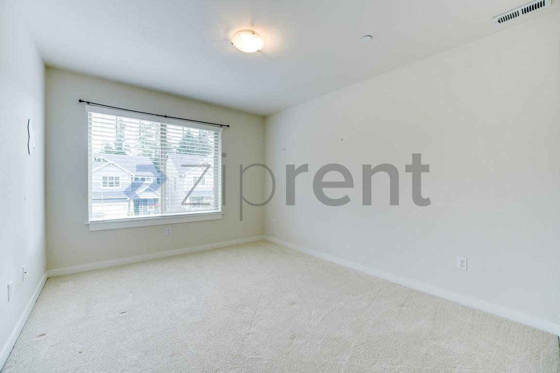 Building Photo - Unit
