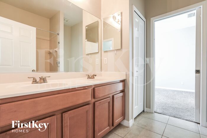Building Photo - 2553 Hobblebrush Dr