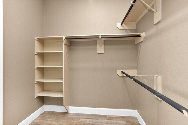 Building Photo - 5219 Rosehill Ridge Ct