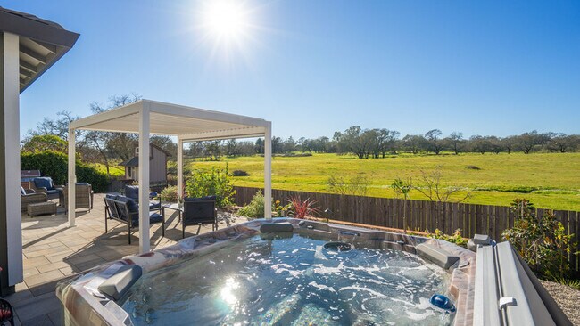 Building Photo - 9520 Wellington Cir