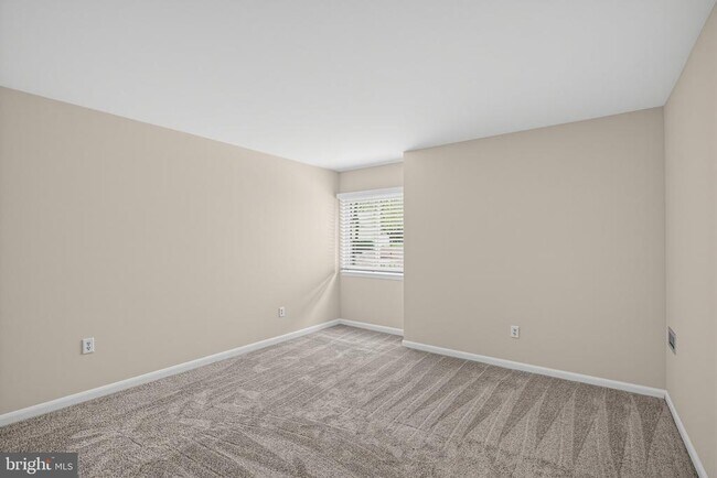 Building Photo - 2034 Lucas Ln