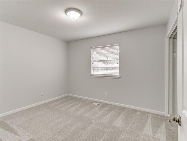 Building Photo - 3608 Jim Robison Dr
