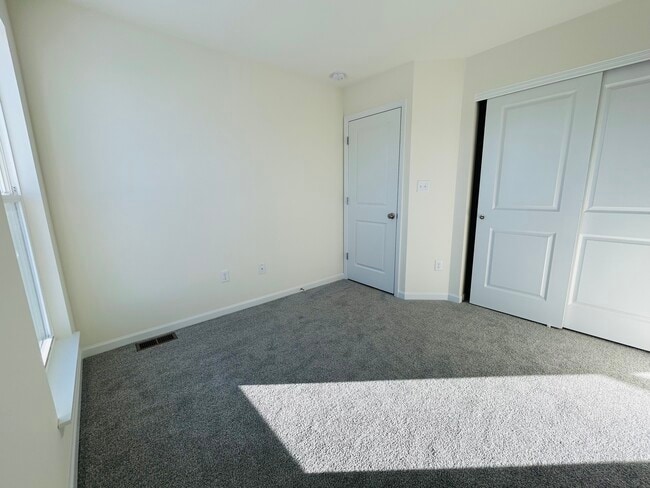 Building Photo - 608 Allegiance Dr