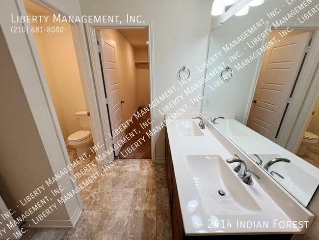 Building Photo - 2414 Indian Frst