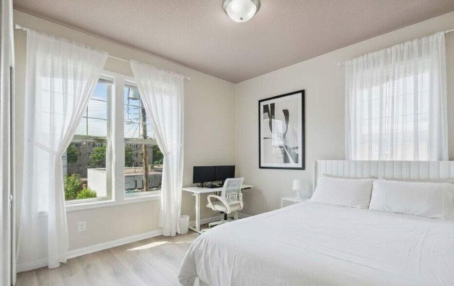 Building Photo - 2808 Colfax Ave South