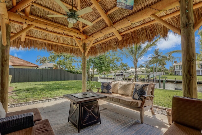 Building Photo - 8336 SE Palm St