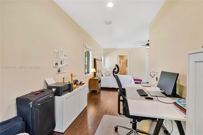 Building Photo - 3141 Day Ave