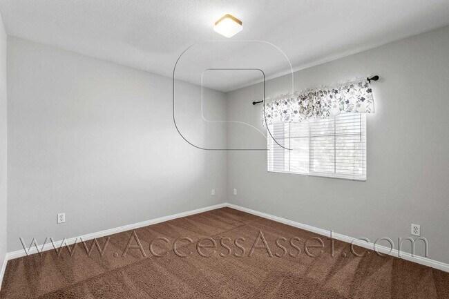 Building Photo - Spacious 4 Bed + Loft Home with 3-Car Garage in Lake Elsinore