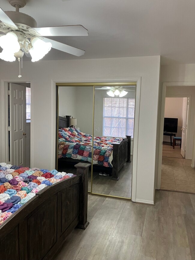 Building Photo - 8675 Golf Creek Dr