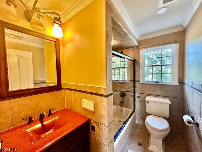 Building Photo - 38 Totowa Rd