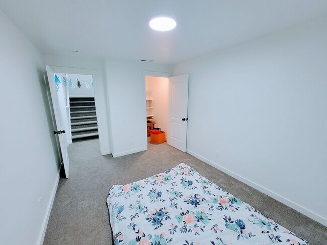 Building Photo - 1049 Albion Meadow Way