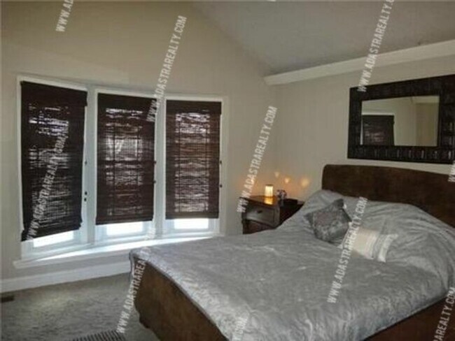 Building Photo - Beautiful Olathe Home-Coming SOON!!